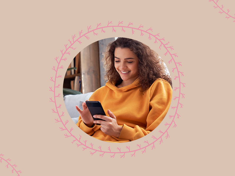 Verifique como é o suporte no pós-operatório Mulher conversando sobre o valor da abdominoplastia no grupo do Facebook