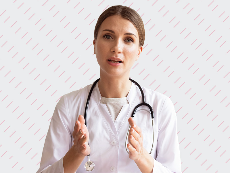 Médico e paciente em consulta médica falando sobre tratamento para flacidez barriga