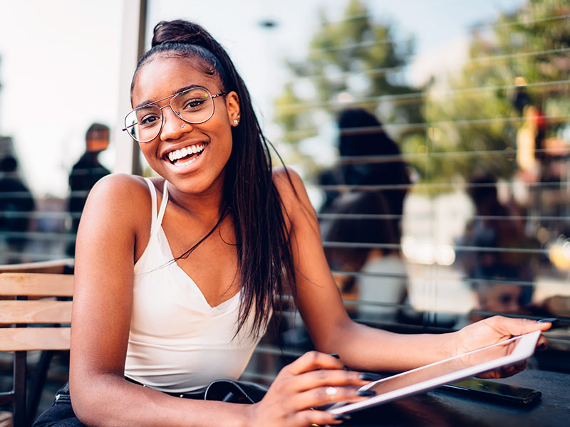 Qual o modelo de óculos para nariz grande? oculos nariz grande