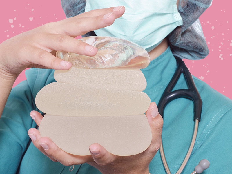 médica segurando melhores marcas prótese silicone