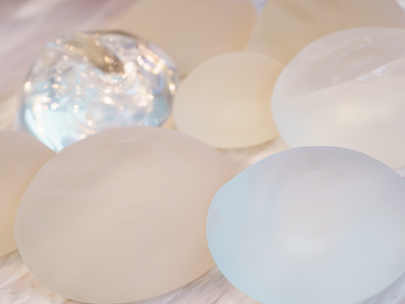6# O tipo de implante influencia no risco de rejeição da prótese? rejeição protese silicone textura
