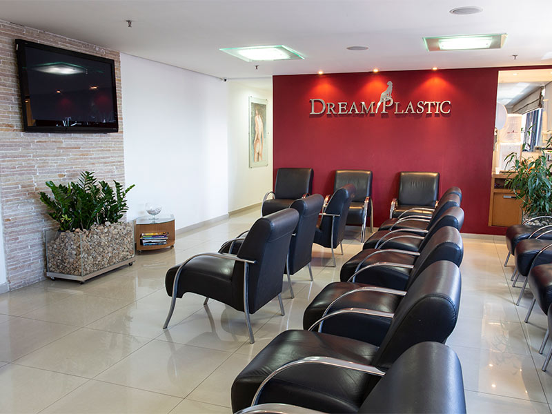 Imagem da sala de espera da Dream Plastic, clínica de cirurgia plástica especializada em procedimento faciais, corporais e retirada de verrugas em São Paulo