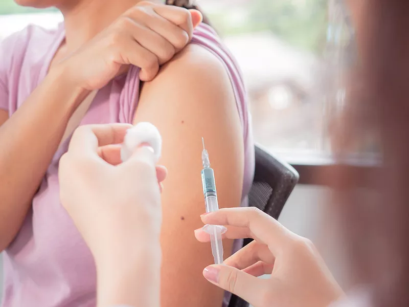 O que causa a Síndrome Asia? Silicone nos seios? sindrome asia vacina